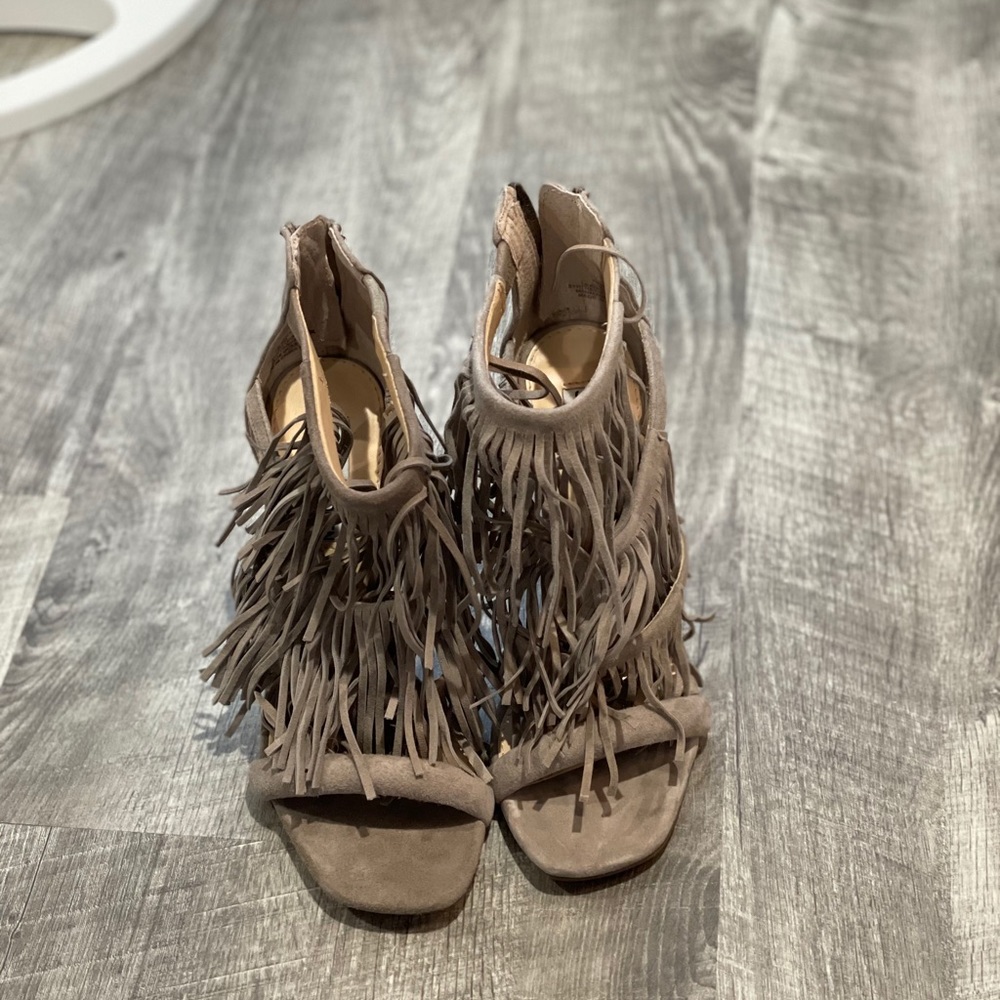 Steve Madden Taupe Fringy Heels Size 6.5
